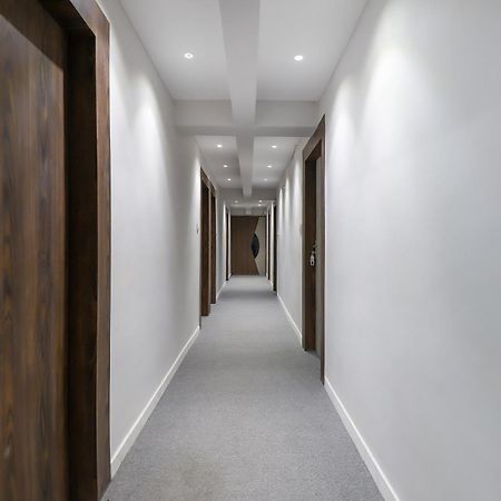 Oyo Hotel Shree Niwas Ahmedabad Bagian luar foto