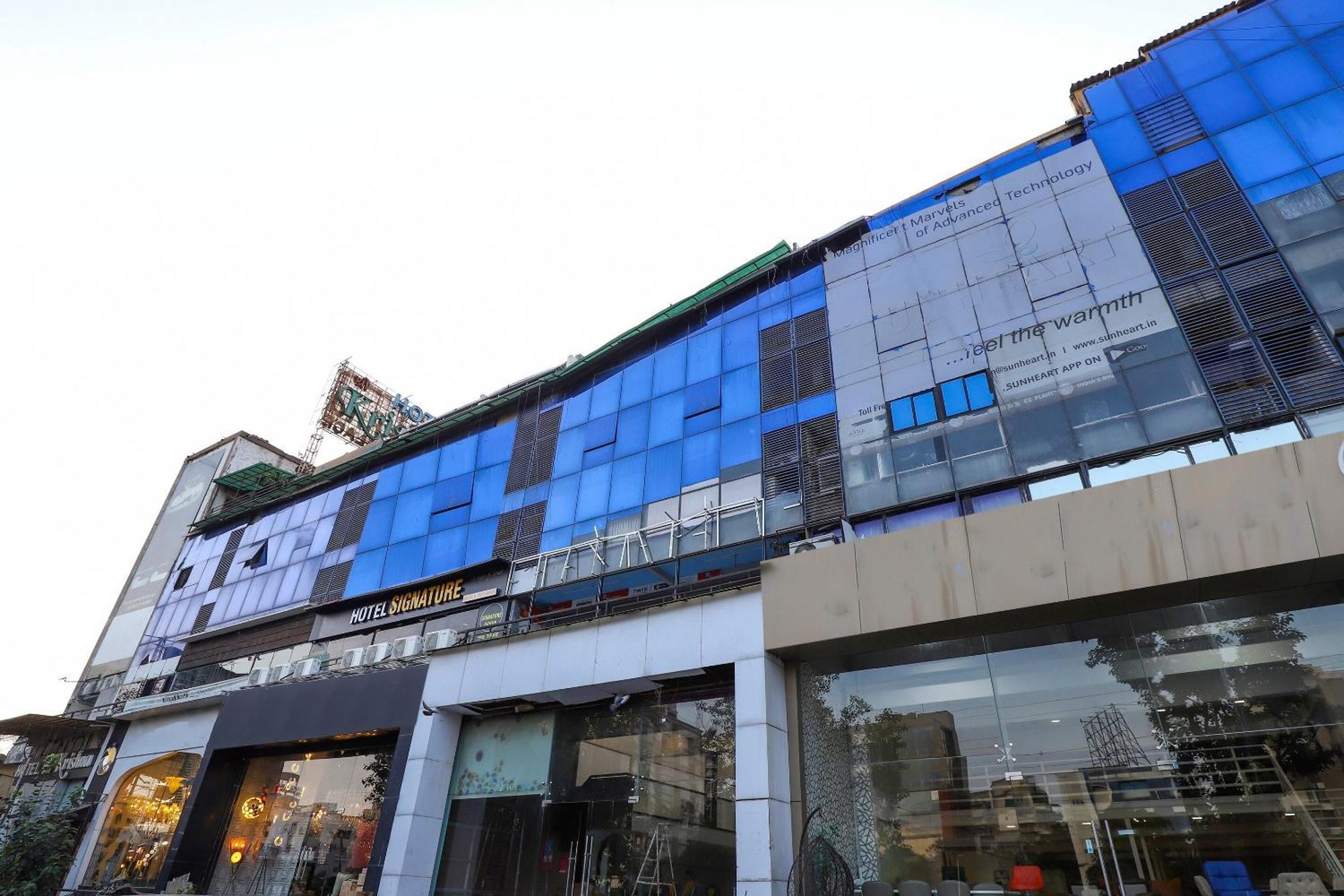 Oyo Hotel Shree Niwas Ahmedabad Bagian luar foto